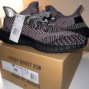 Yeezy Boost 350 V2